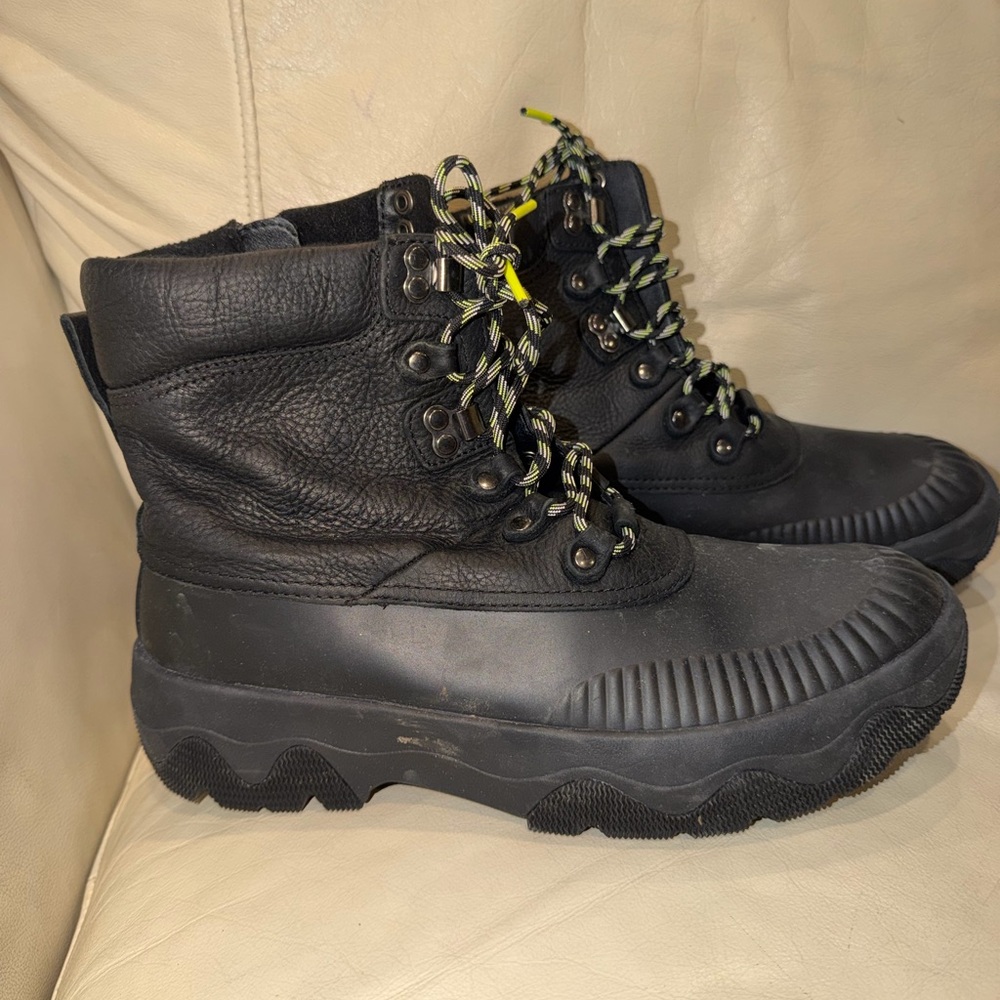Sperry Acadia Black Leather Winter Boots